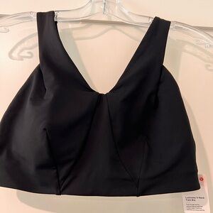 Lululemon Black Luxtreme V-neck Train Bra Size 10 BNWT